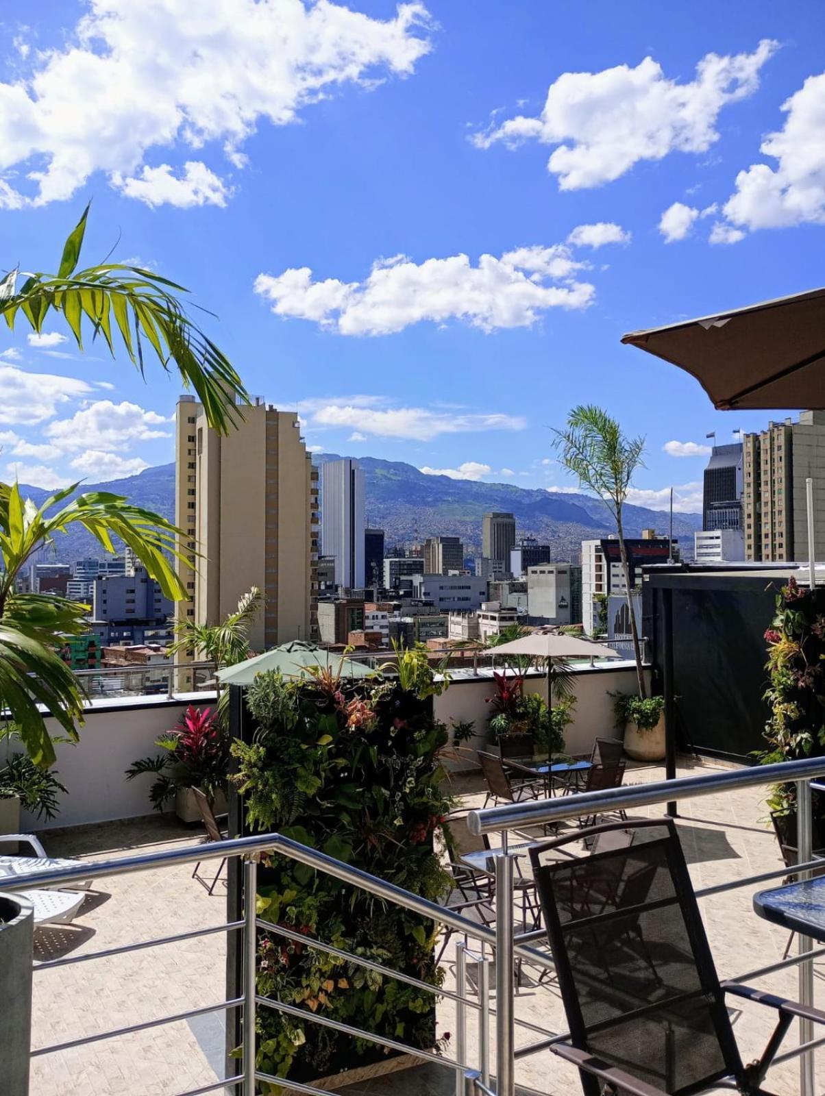 Hotel California City Medellín Exteriör bild