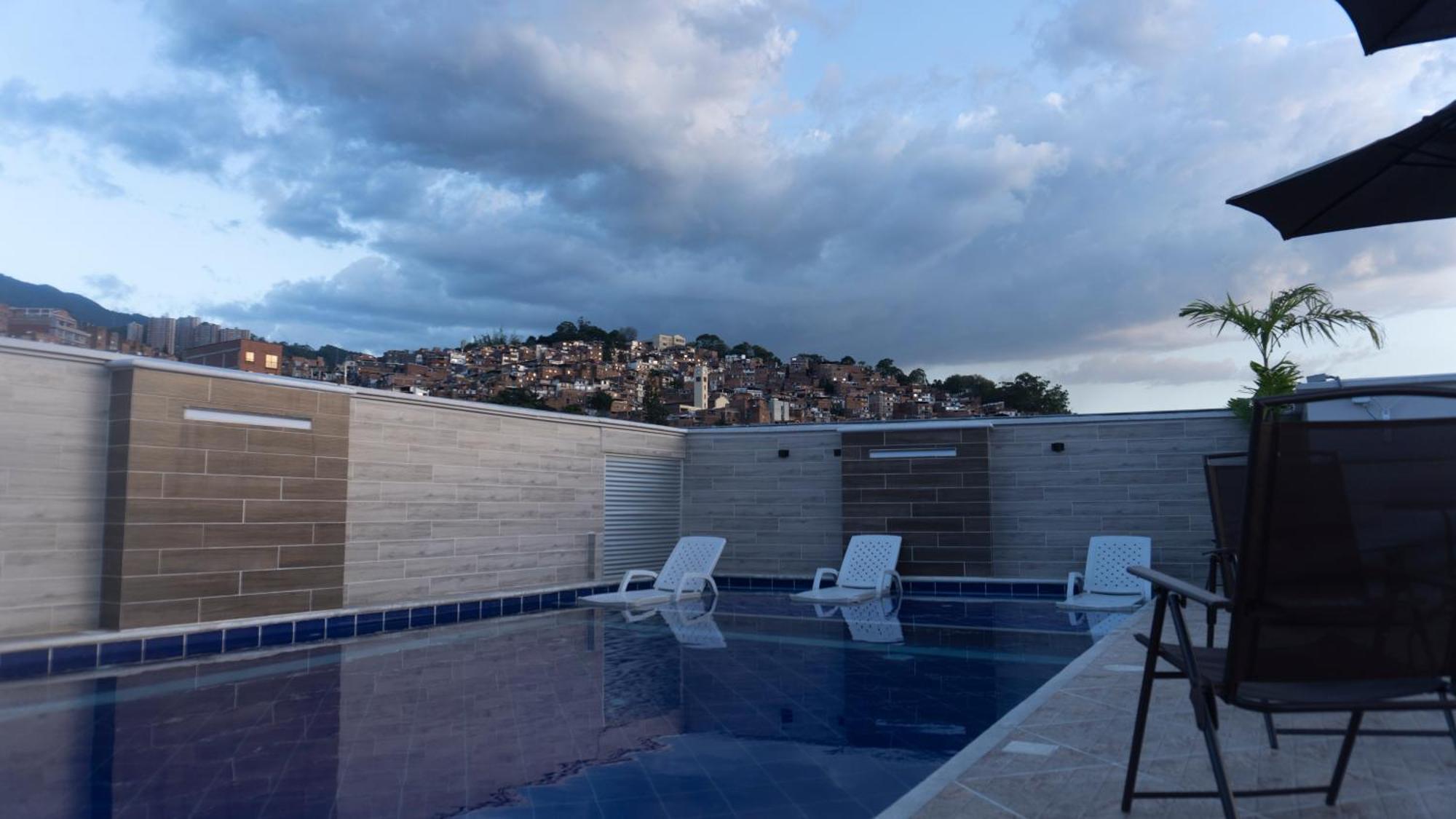 Hotel California City Medellín Exteriör bild