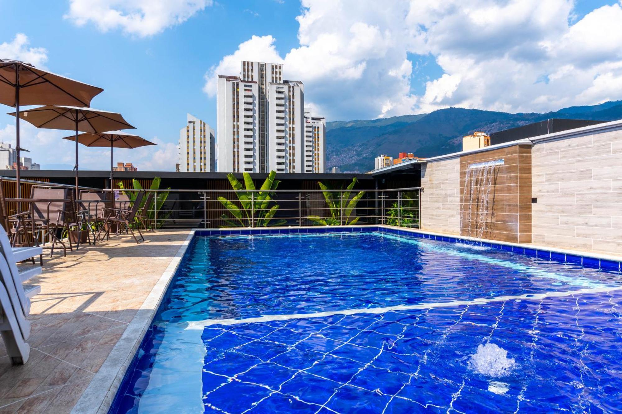Hotel California City Medellín Exteriör bild